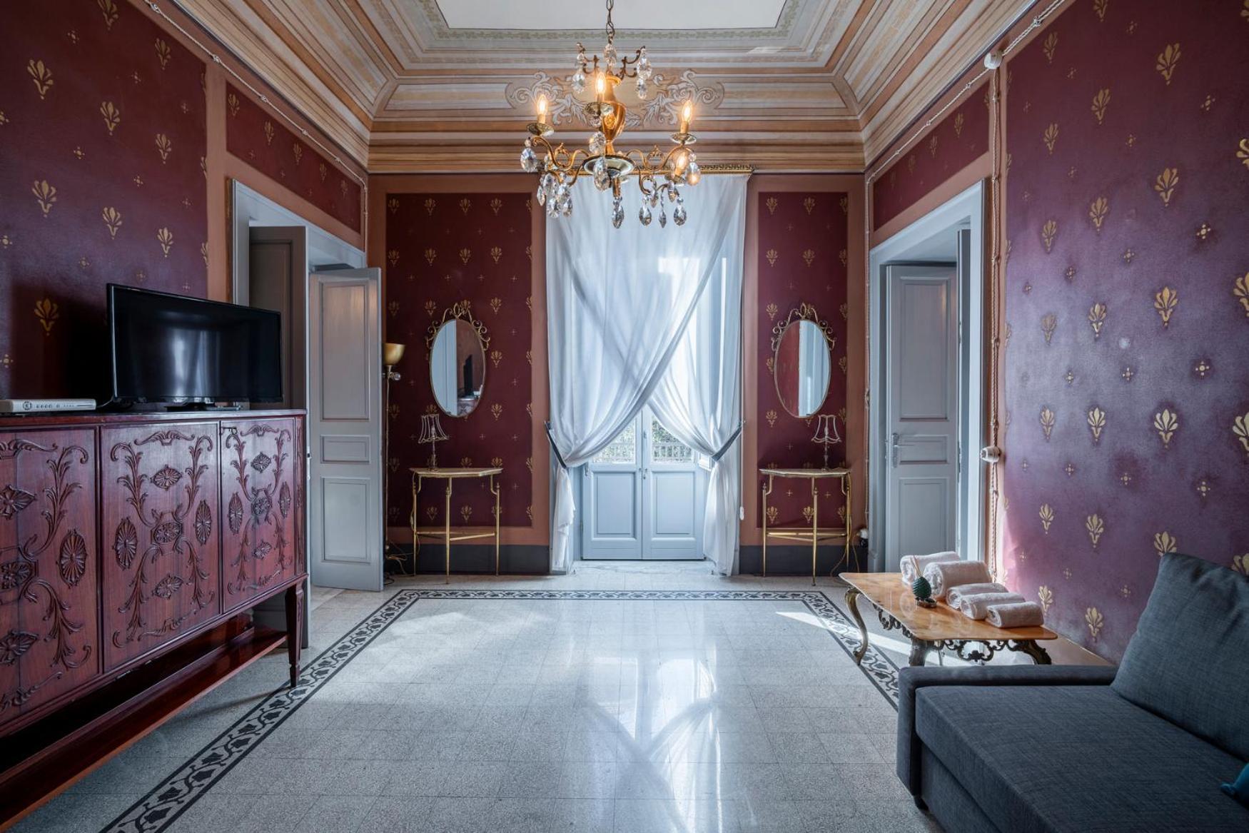 360Me Palace Messina Bagian luar foto